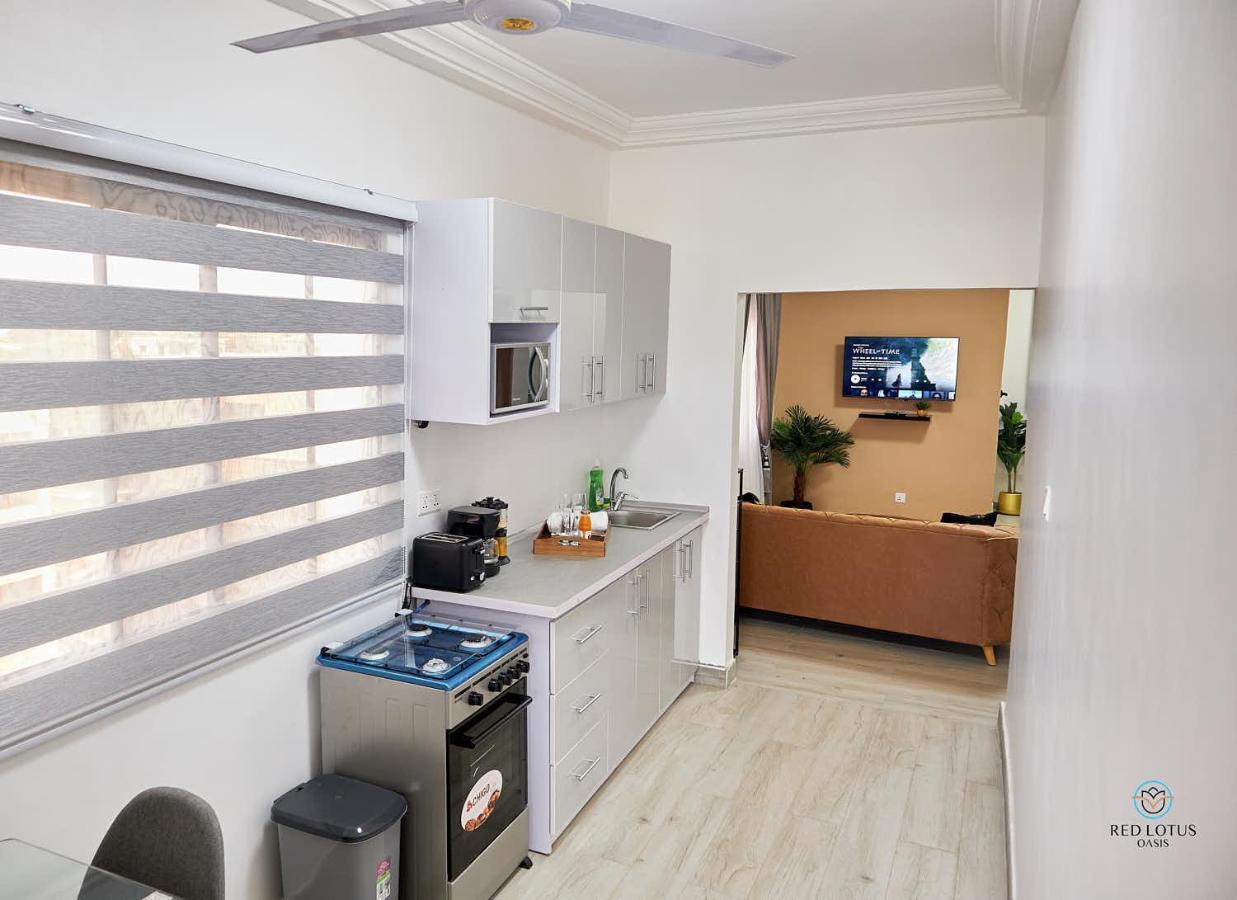 Charming Rooftop Apartments- Strong Wi-Fi & 40Percent Long-Stay Disc- Red Lotus Oasis Akkra Exterior foto