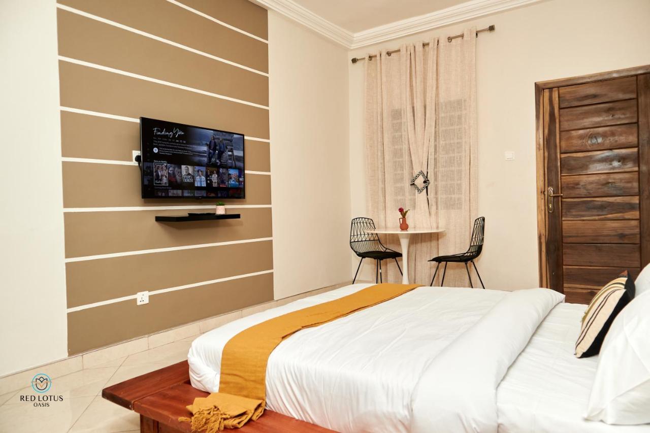 Charming Rooftop Apartments- Strong Wi-Fi & 40Percent Long-Stay Disc- Red Lotus Oasis Akkra Exterior foto