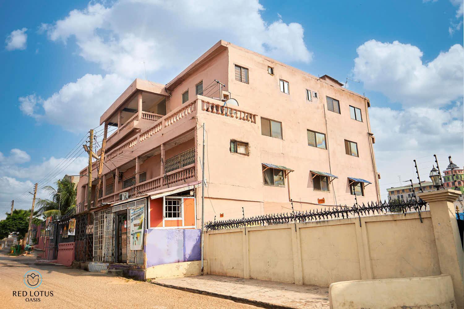 Charming Rooftop Apartments- Strong Wi-Fi & 40Percent Long-Stay Disc- Red Lotus Oasis Akkra Exterior foto
