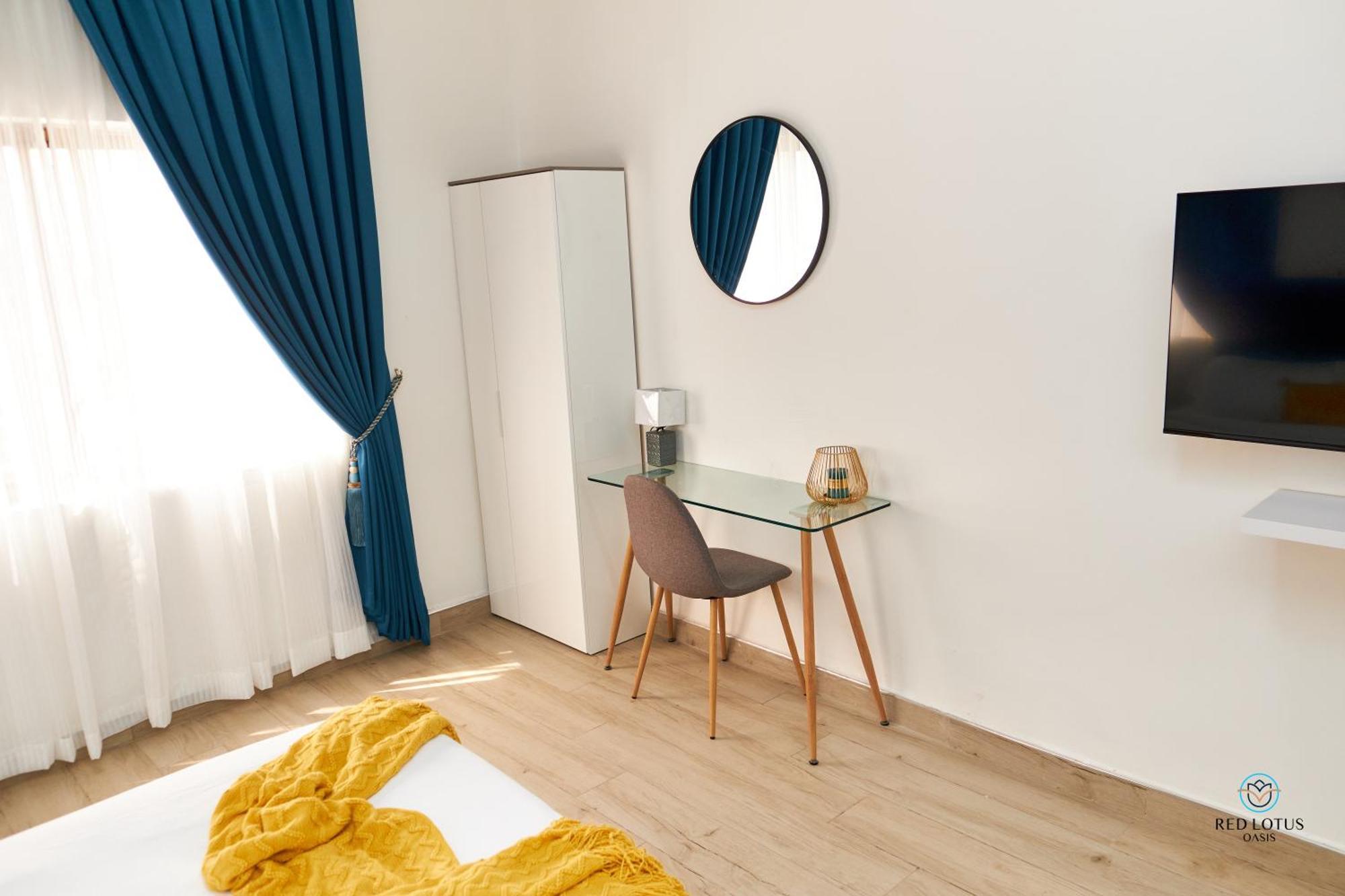Charming Rooftop Apartments- Strong Wi-Fi & 40Percent Long-Stay Disc- Red Lotus Oasis Akkra Exterior foto