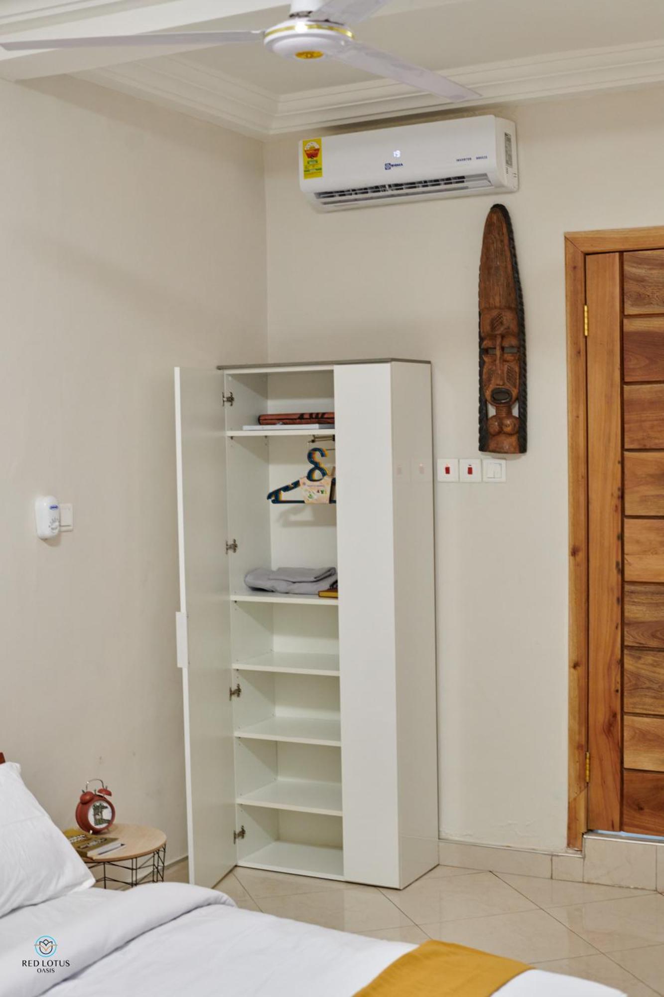 Charming Rooftop Apartments- Strong Wi-Fi & 40Percent Long-Stay Disc- Red Lotus Oasis Akkra Exterior foto